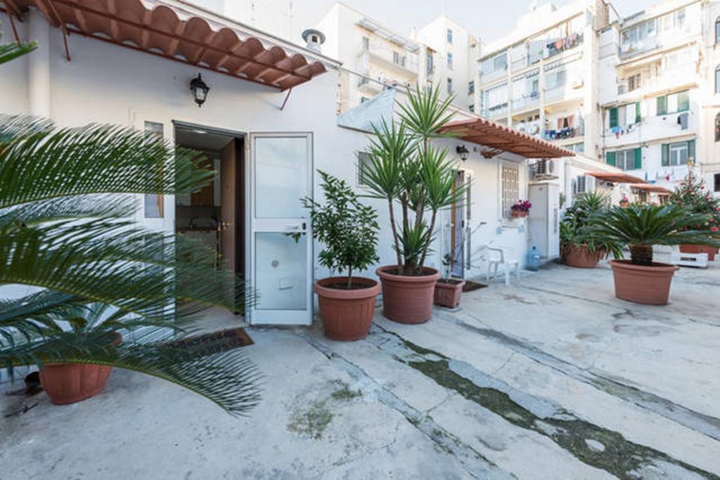 Апартаменты Al Cortile Бари Экстерьер фото